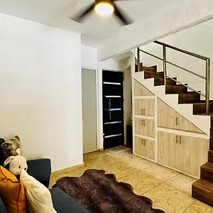 https://franks-house.quintano-roohotels.com